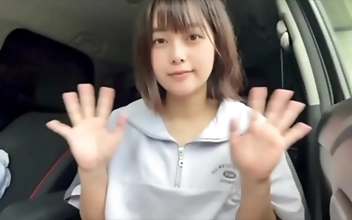 Akari Kanda's Sultry Kneeling Blowjob-Unforgettable Pleasure