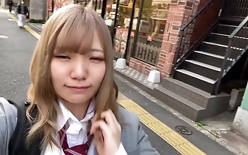 四区 Seductive Soft Bodied Beauty Tempts With Alluring Videos