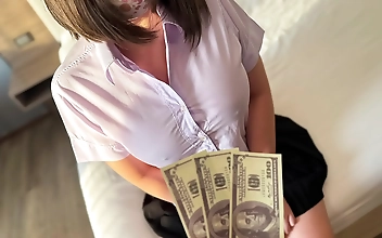 Passionate Babe Expertly Sucks Him Dry Until He