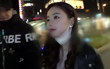 的 韩国三级 Evelyn Takes It Tight & Deep In A