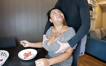 与 ass Asian Beauty's Steamy Night with Three Men in
